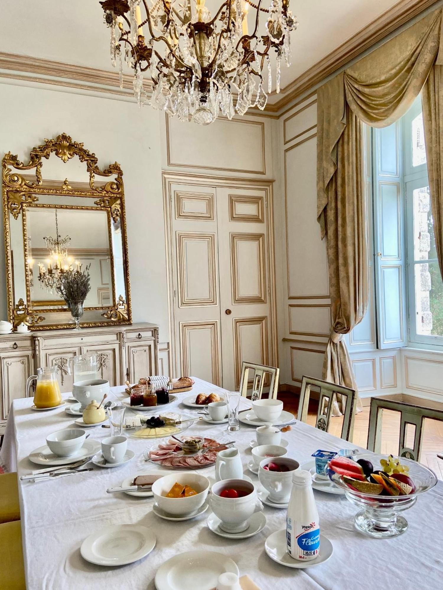 Chateau La Bainerie Tierce Buitenkant foto